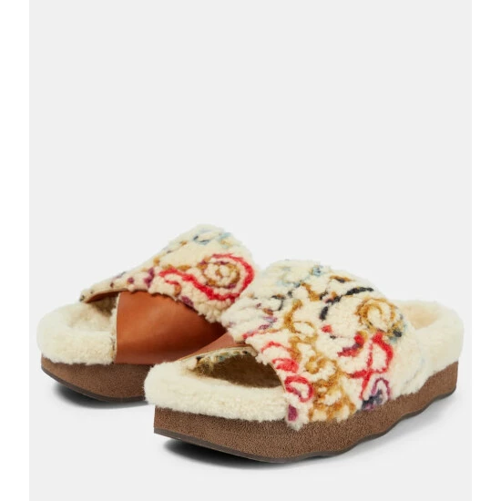 Chloé Wavy Shearling And Leather Slides - Image 4