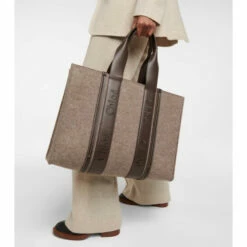 ChloƩ Woody Large Felt Tote Bag
